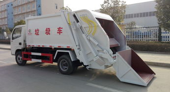 潛江市5噸東風垃圾車與福田4方鉤臂垃圾車 環保與高效的完美融合